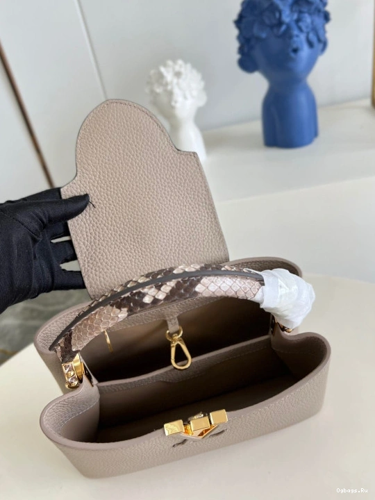 VUITTON BB CAPUCINES LOUIS 0517